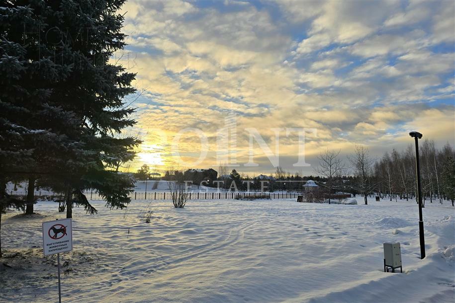 3-этажный таунхаус 250 м² с отделкой