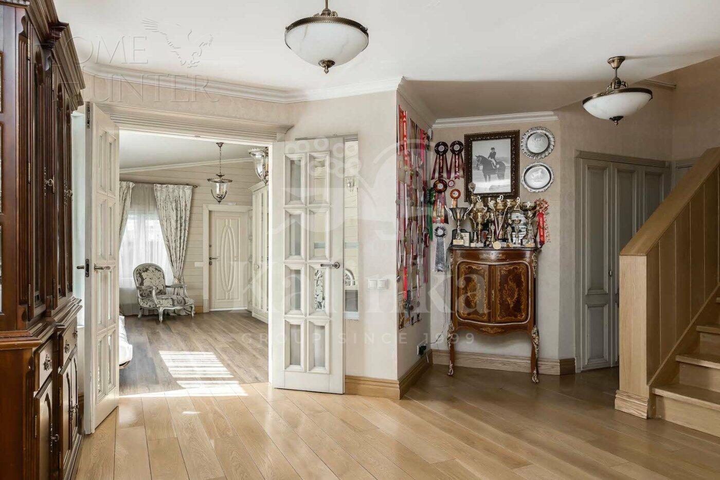 2-этажный коттедж 300 м² с отделкой