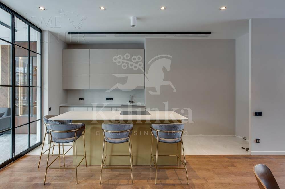 3-этажный таунхаус 945 м² с отделкой