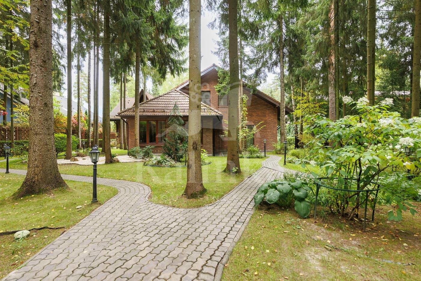 2-этажный коттедж 398.2 м² с отделкой