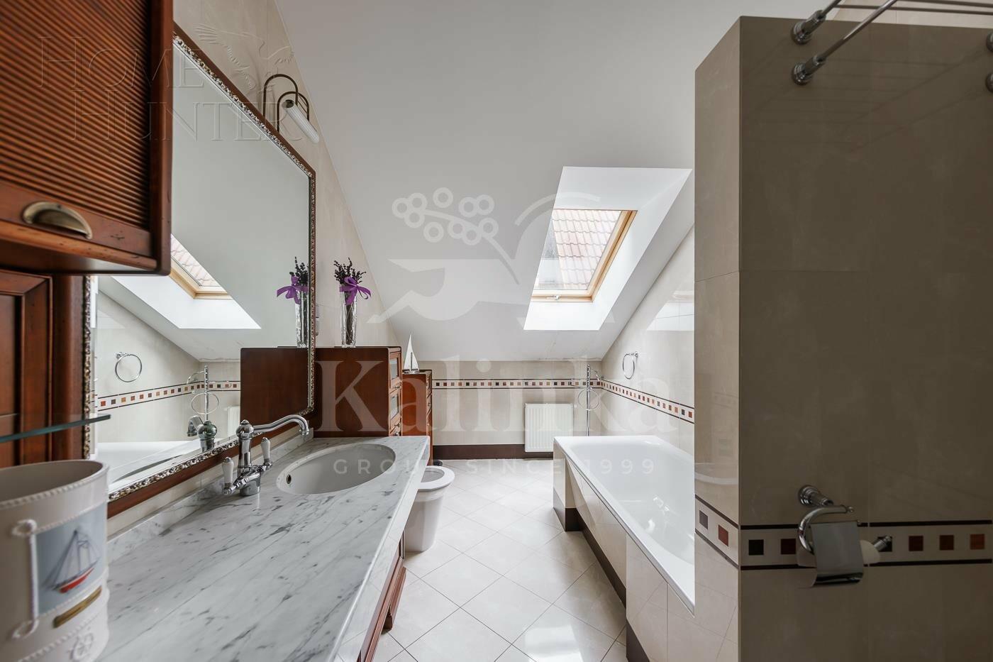 2-этажный коттедж 398.2 м² с отделкой