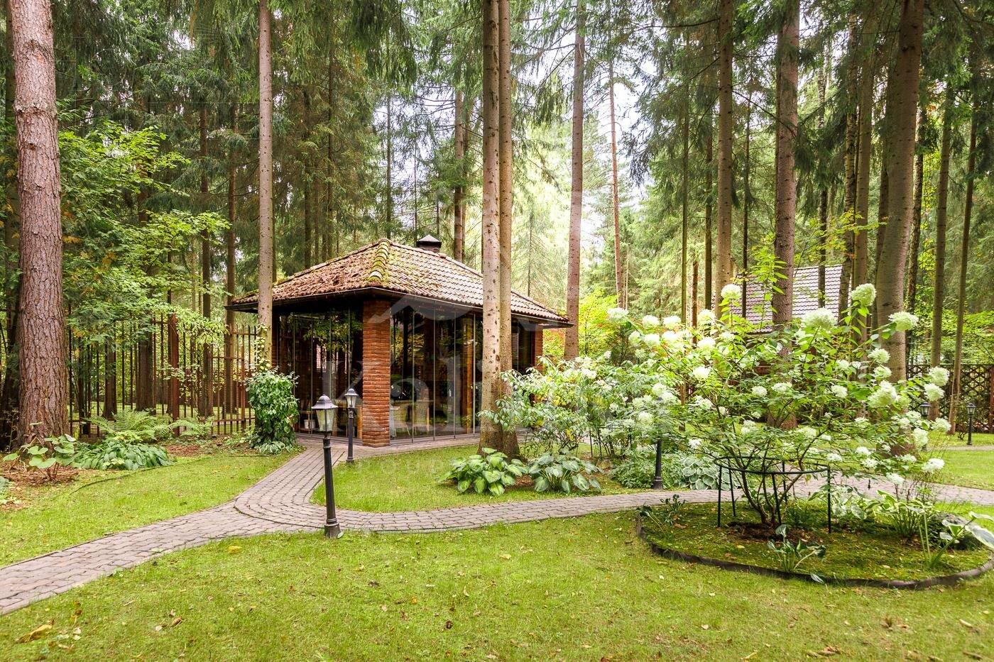 2-этажный коттедж 398.2 м² с отделкой