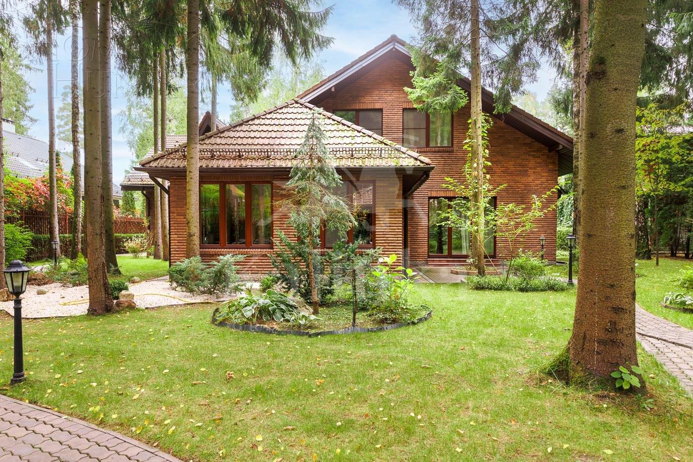 2-этажный коттедж 398.2 м² с отделкой