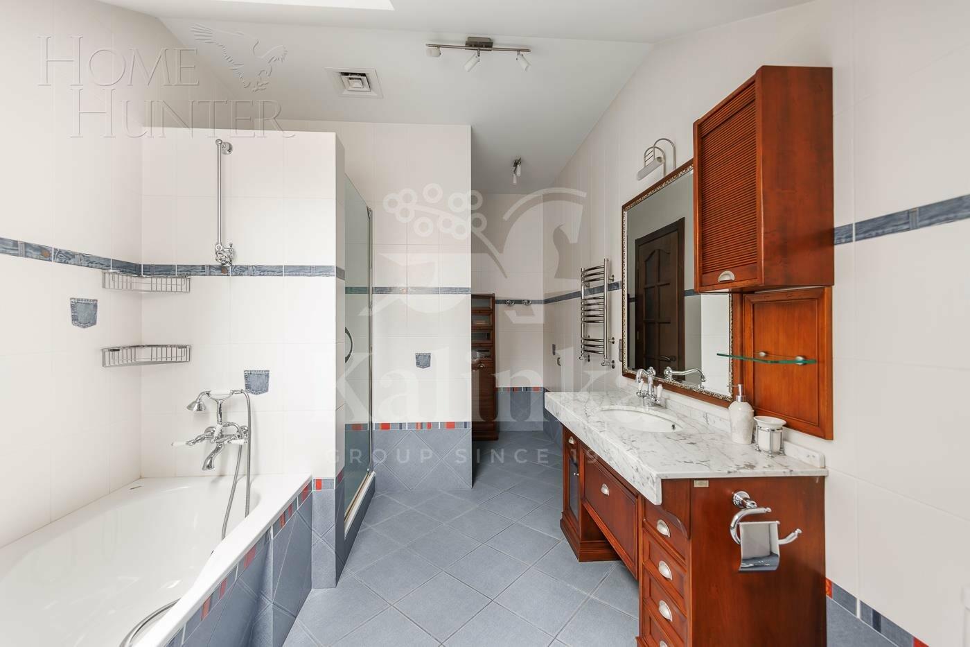 2-этажный коттедж 398.2 м² с отделкой