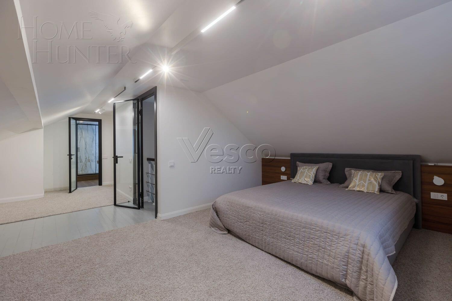 3-этажный коттедж 400 м² с отделкой