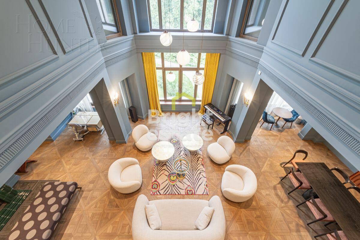 4-УРОВНЕВЫЙ ТАУНХАУС С ОТДЕЛКОЙ 500 М² НА 1 ЭТАЖЕ