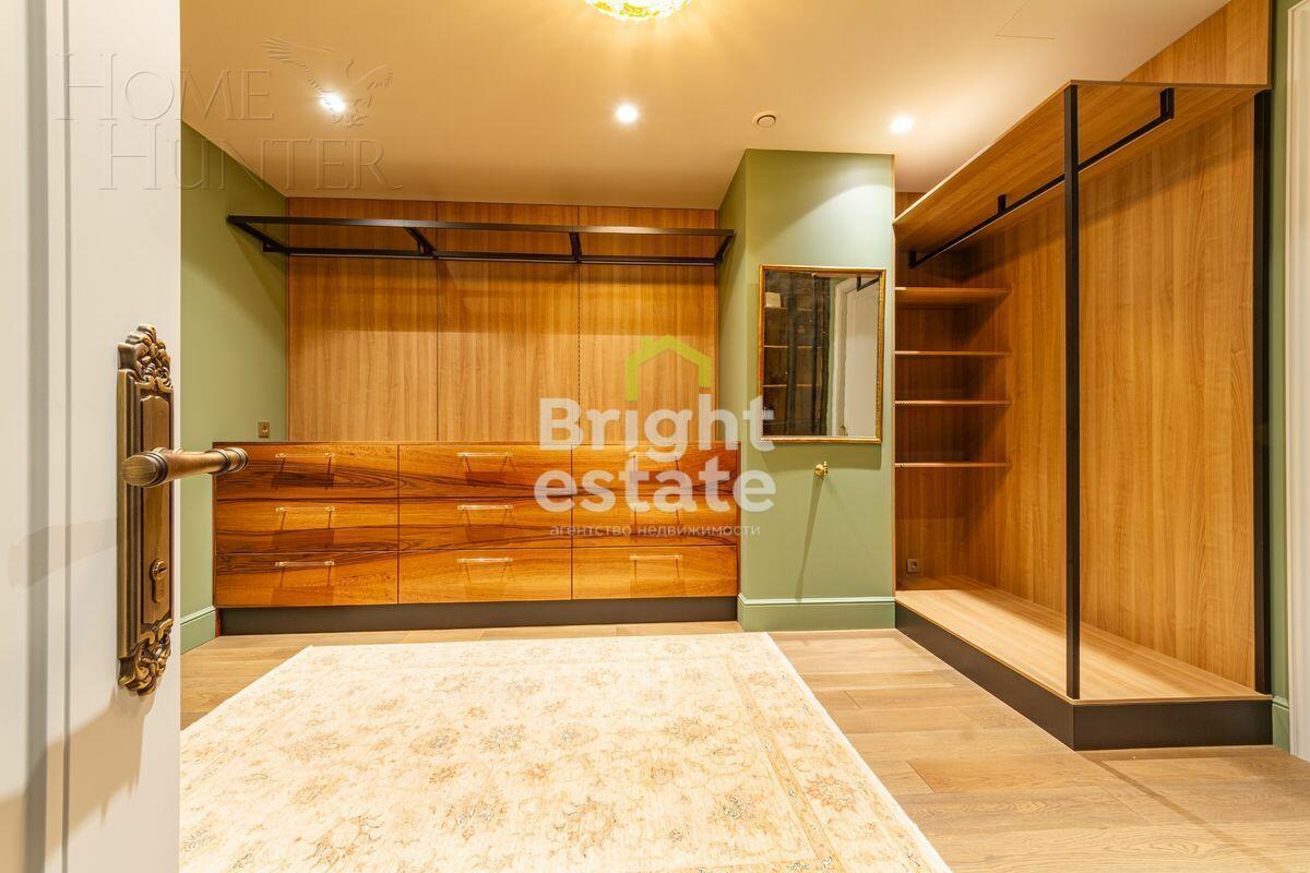 4-УРОВНЕВЫЙ ТАУНХАУС С ОТДЕЛКОЙ 500 М² НА 1 ЭТАЖЕ