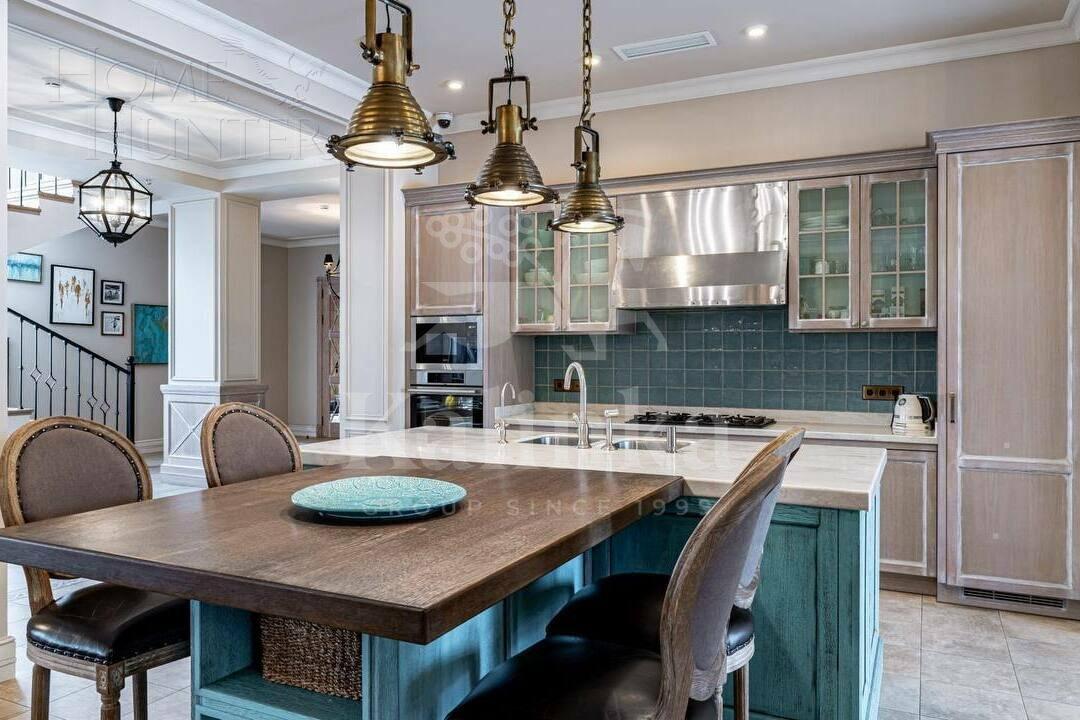 2-этажный коттедж 720 м² с отделкой