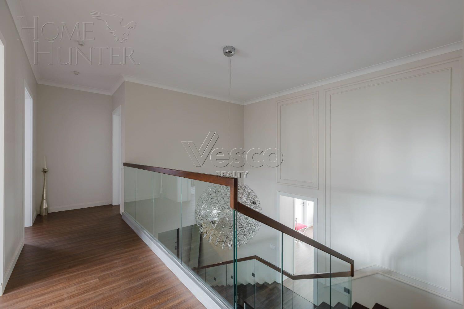 3-этажный коттедж 400 м² с отделкой