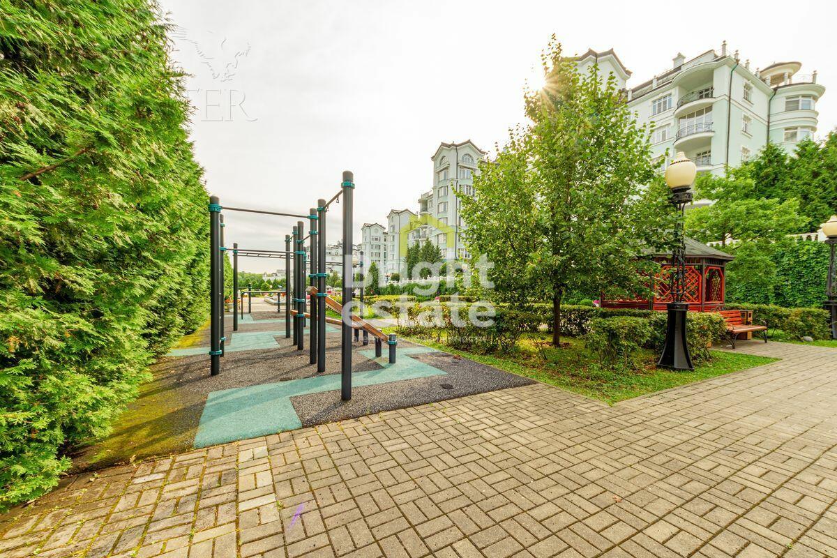 4-УРОВНЕВЫЙ ТАУНХАУС С ОТДЕЛКОЙ 500 М² НА 1 ЭТАЖЕ