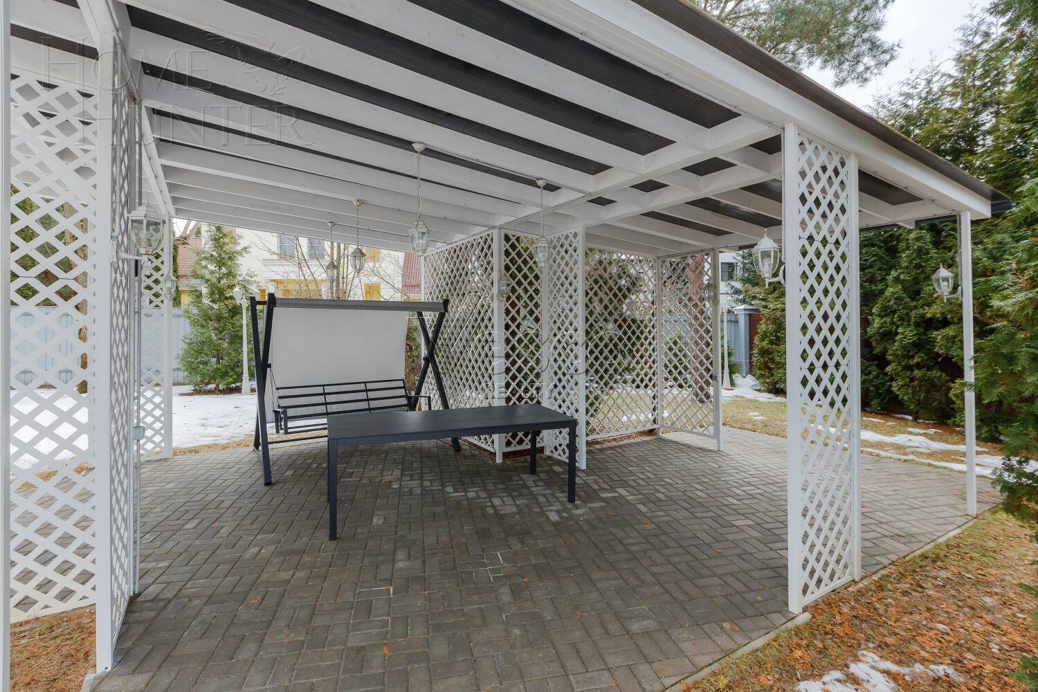 3-этажный коттедж 400 м² с отделкой