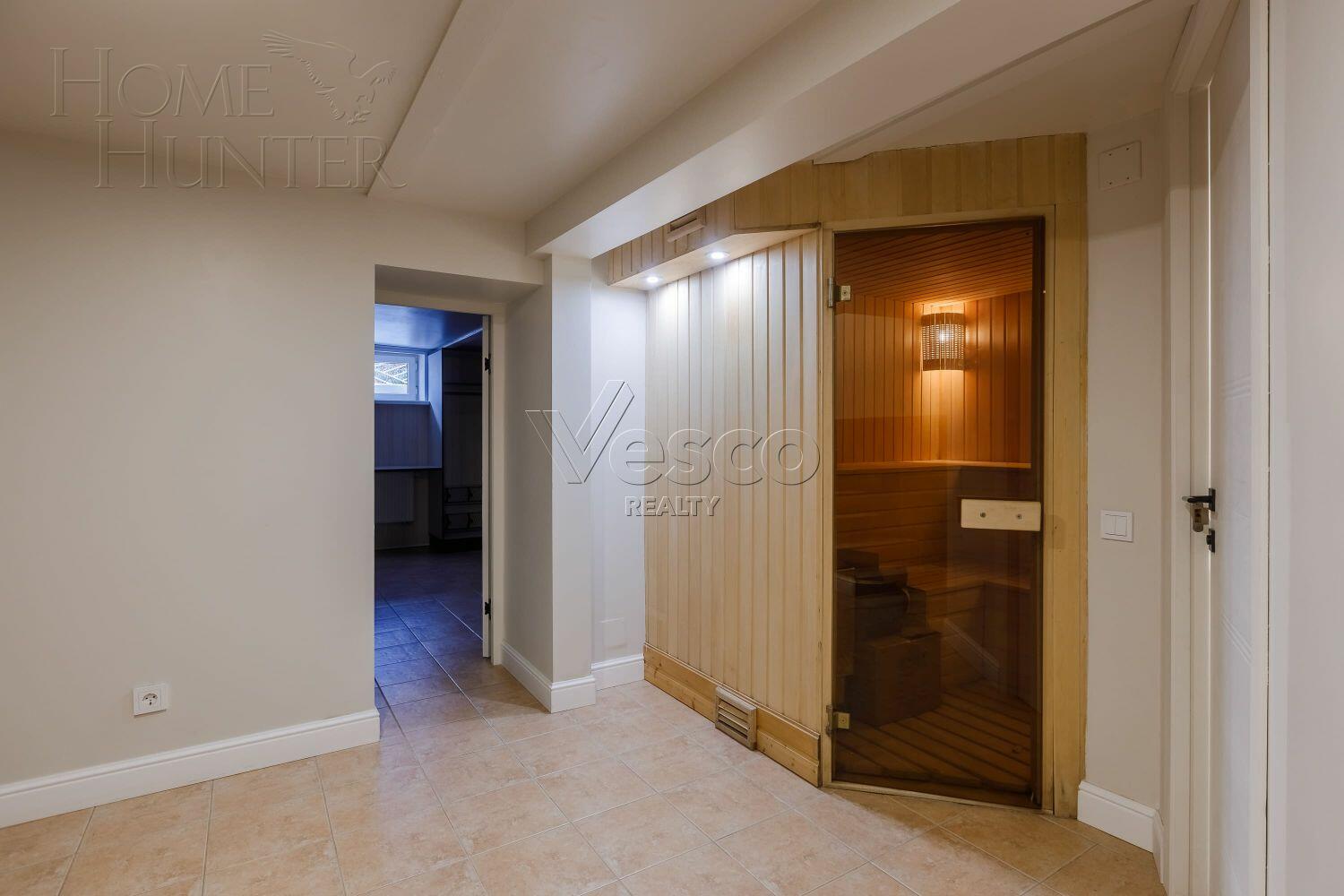 3-этажный коттедж 400 м² с отделкой