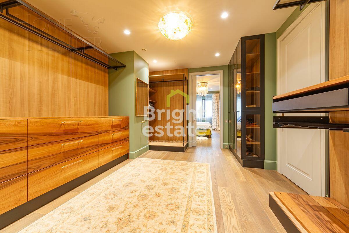 4-УРОВНЕВЫЙ ТАУНХАУС С ОТДЕЛКОЙ 500 М² НА 1 ЭТАЖЕ