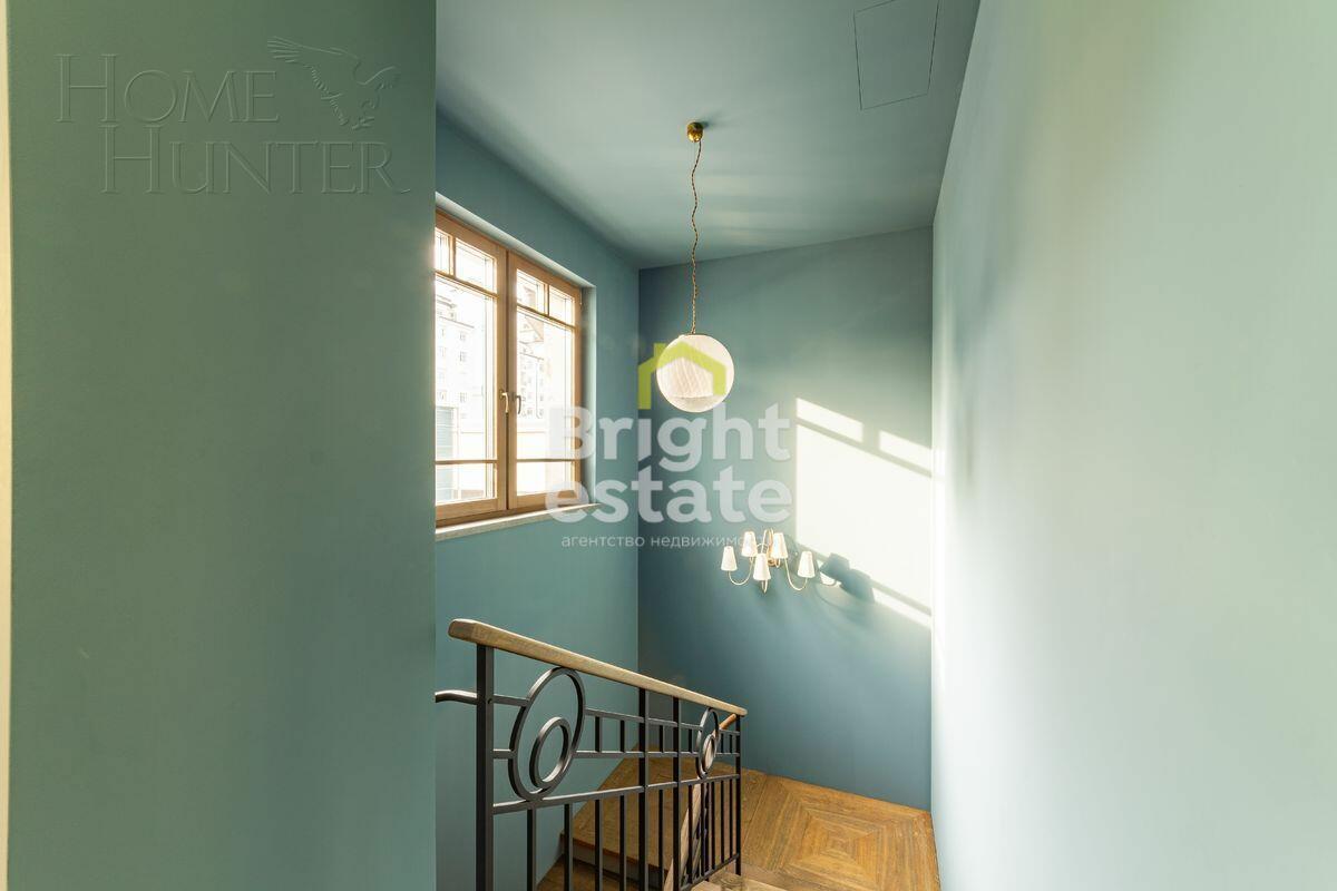 4-УРОВНЕВЫЙ ТАУНХАУС С ОТДЕЛКОЙ 500 М² НА 1 ЭТАЖЕ