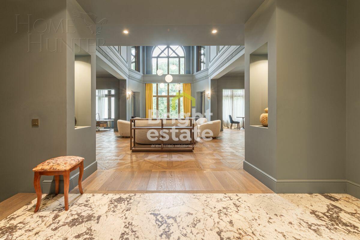 4-УРОВНЕВЫЙ ТАУНХАУС С ОТДЕЛКОЙ 500 М² НА 1 ЭТАЖЕ