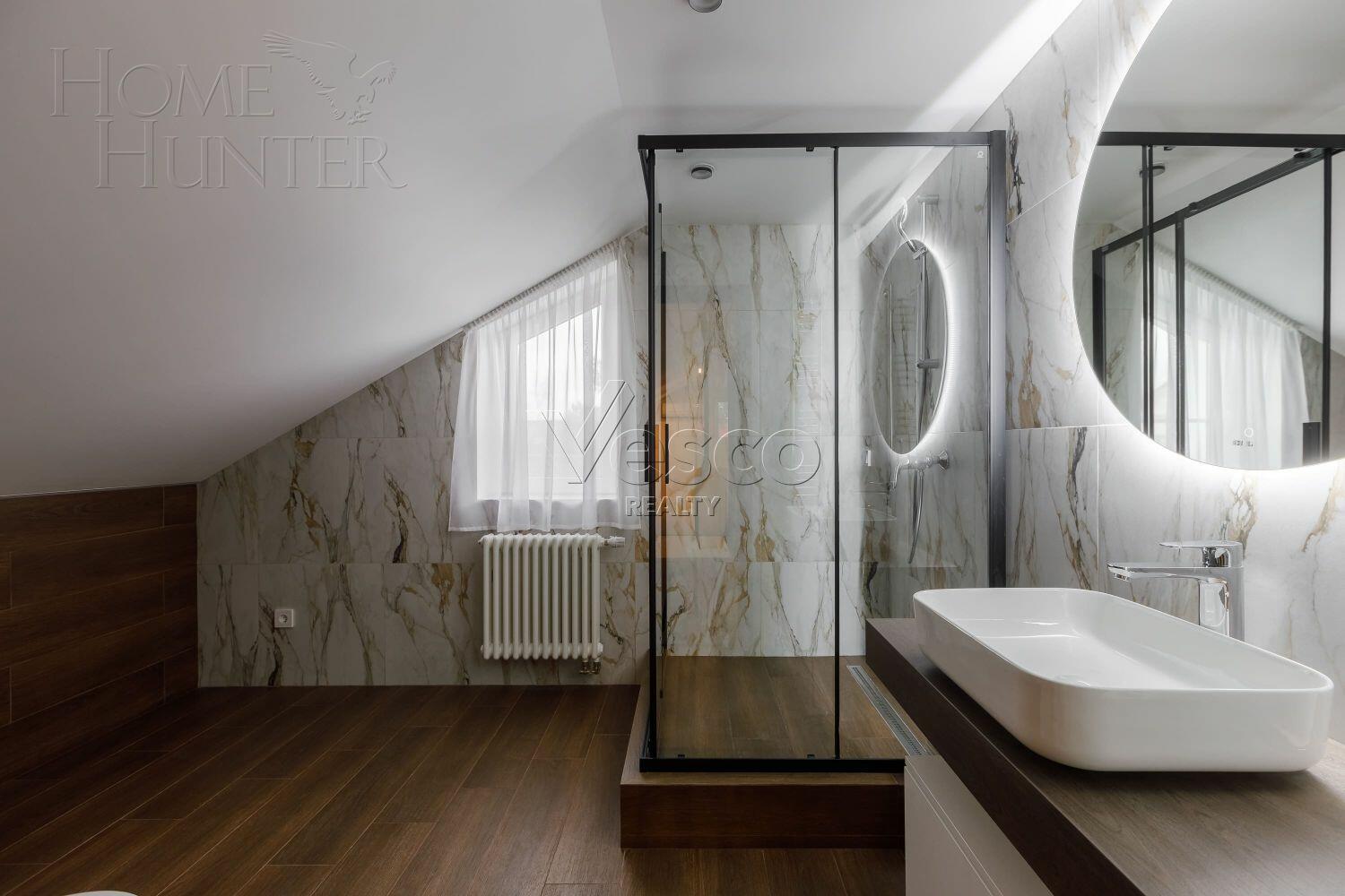 3-этажный коттедж 400 м² с отделкой