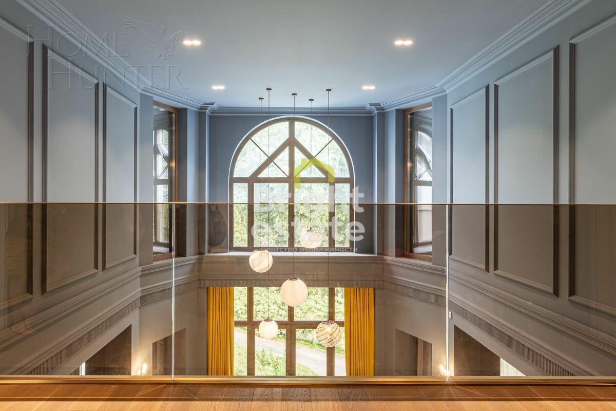 4-УРОВНЕВЫЙ ТАУНХАУС С ОТДЕЛКОЙ 500 М² НА 1 ЭТАЖЕ