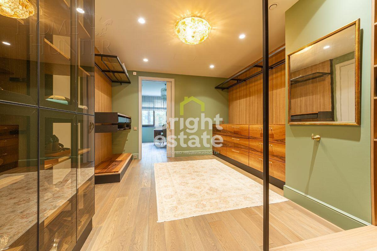 4-УРОВНЕВЫЙ ТАУНХАУС С ОТДЕЛКОЙ 500 М² НА 1 ЭТАЖЕ