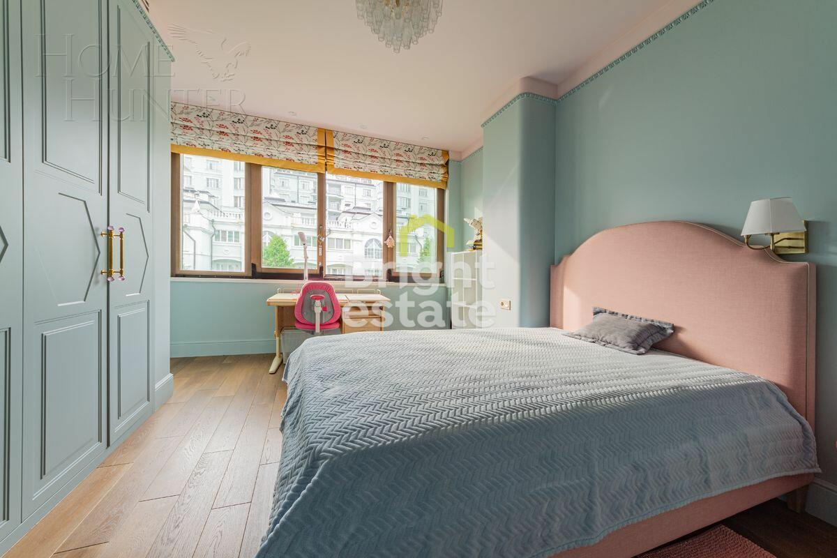 4-УРОВНЕВЫЙ ТАУНХАУС С ОТДЕЛКОЙ 500 М² НА 1 ЭТАЖЕ