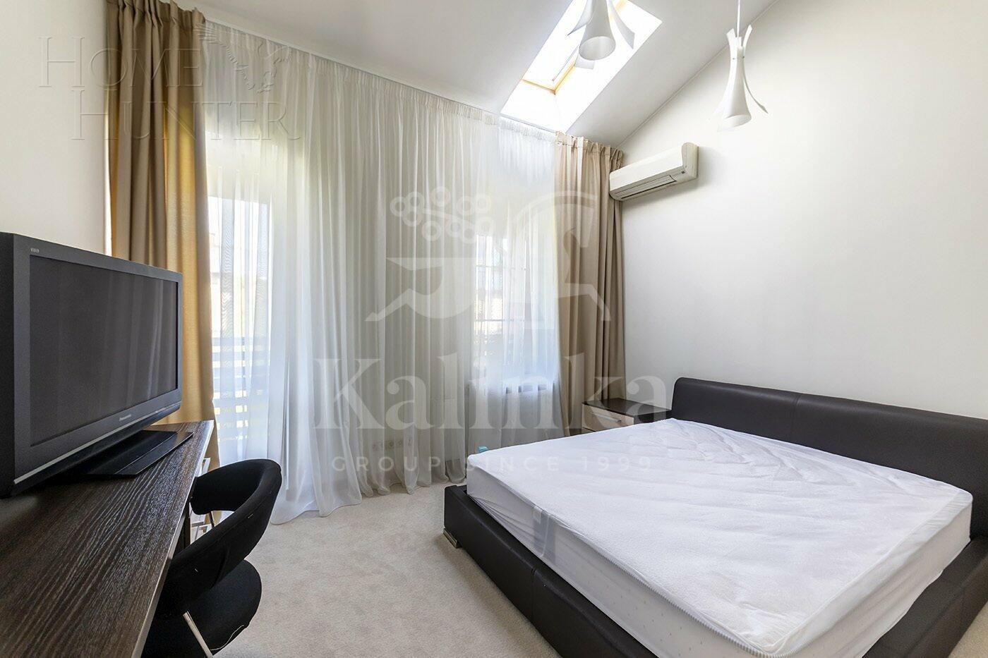 2-этажный таунхаус 220 м² с отделкой