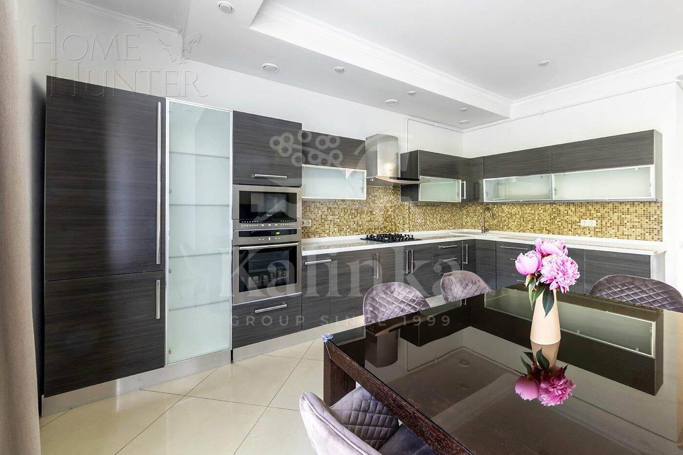 2-этажный таунхаус 220 м² с отделкой