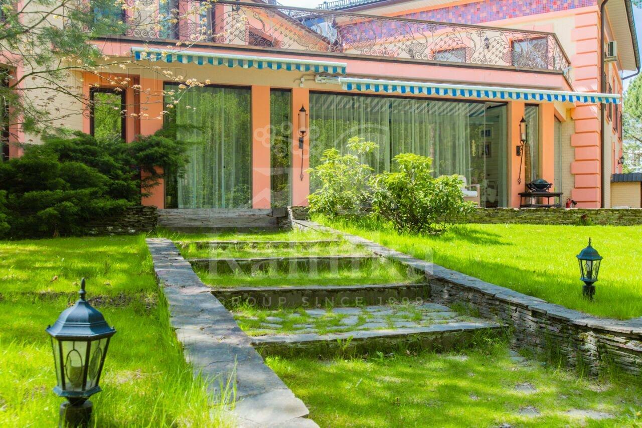 2-этажный коттедж 726 м² с отделкой