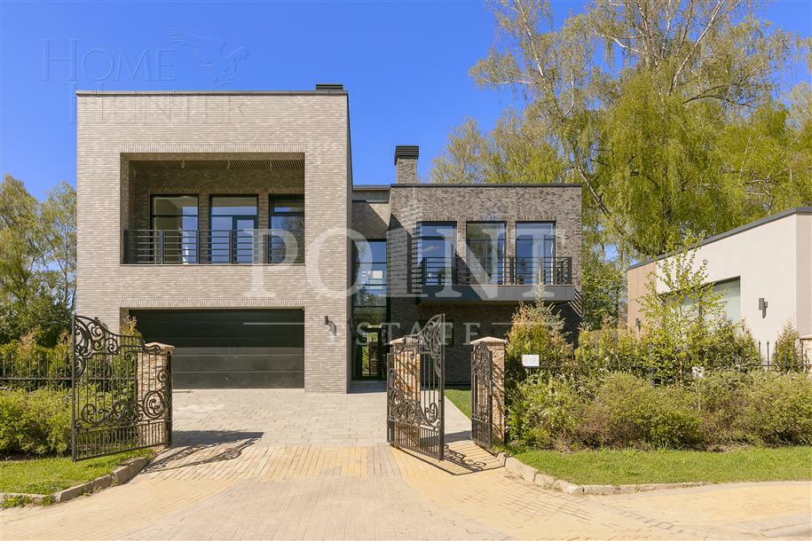 2-этажный коттедж 700 м² с отделкой