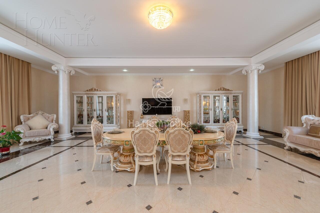 3-этажный коттедж 4 590 м² с отделкой