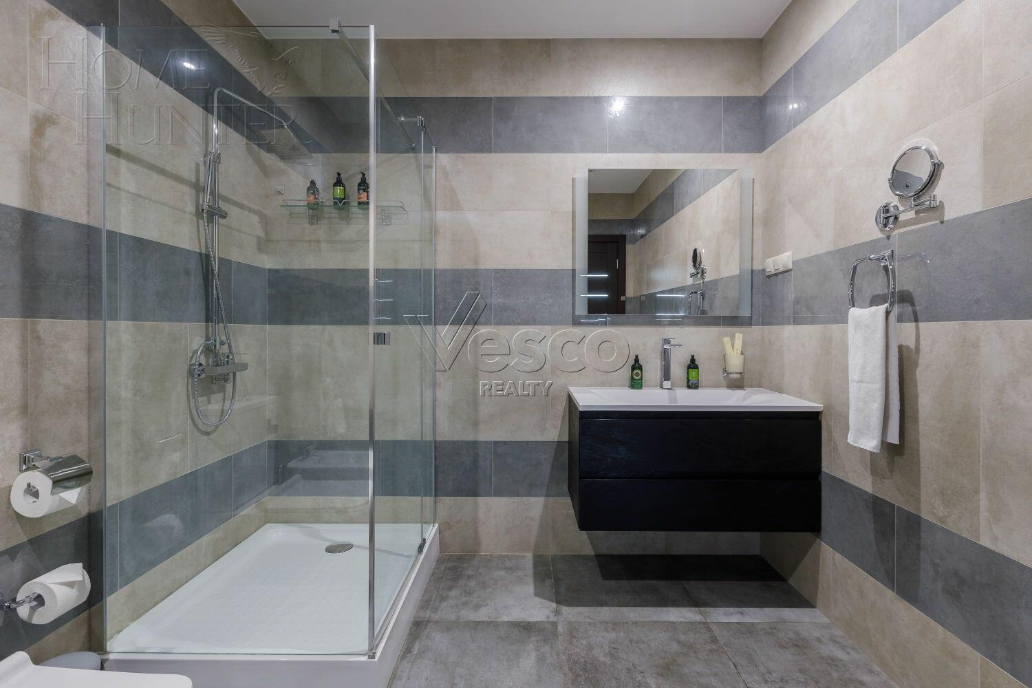 2-этажный коттедж 350 м² с отделкой