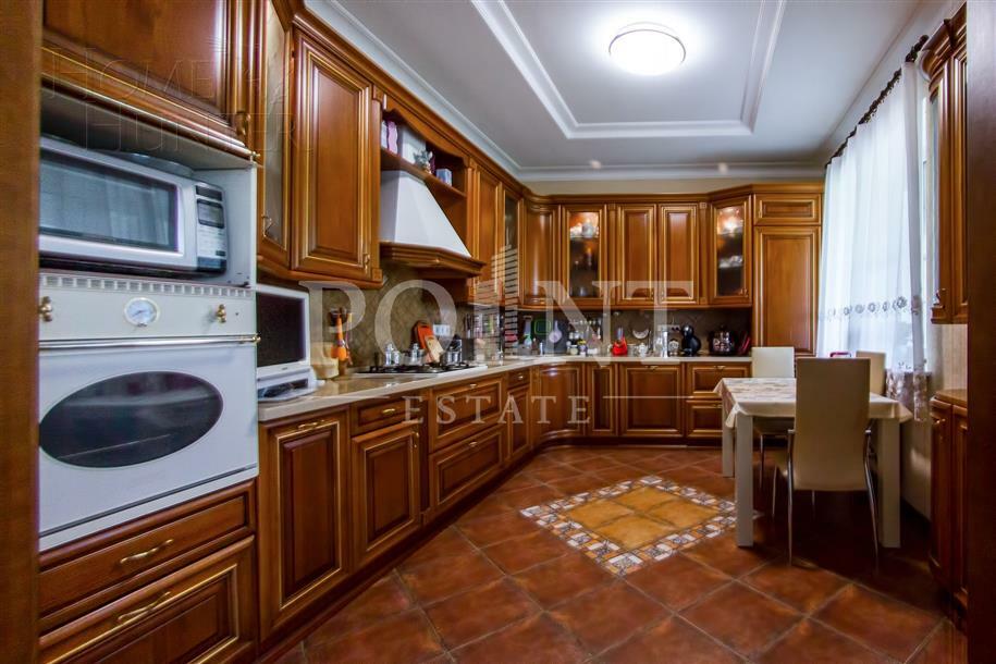 2-этажный коттедж 400 м² с отделкой