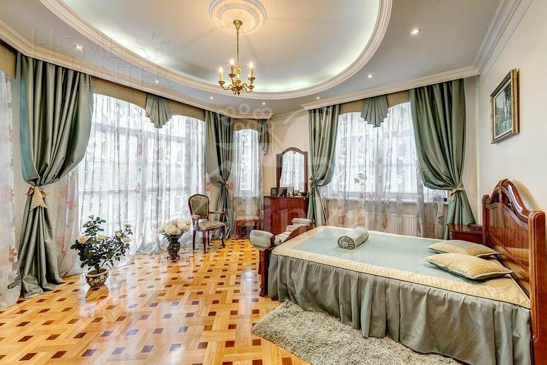 3-этажный коттедж 935 м² с отделкой