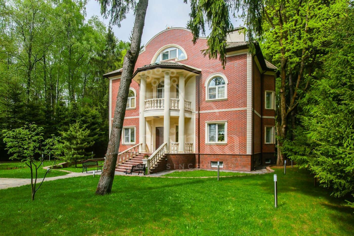 2-этажный коттедж 850 м² с отделкой