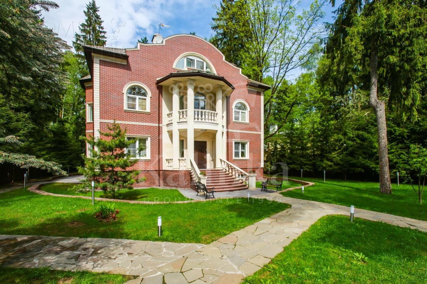 2-этажный коттедж 850 м² с отделкой