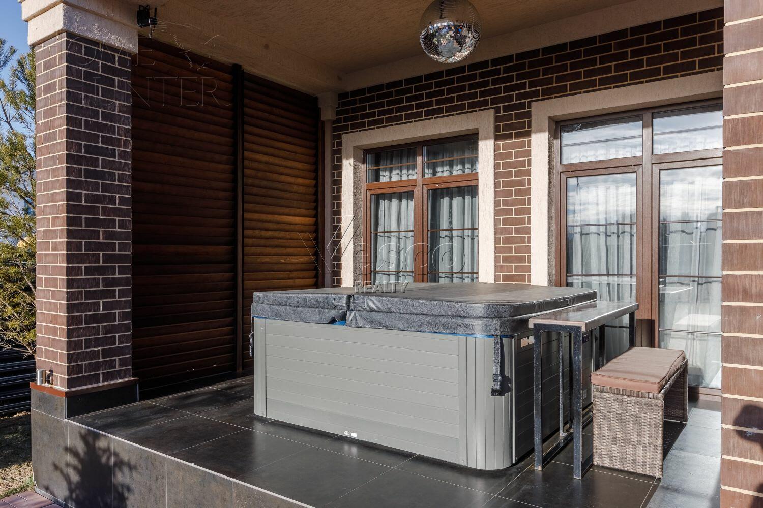 2-этажный коттедж 350 м² с отделкой