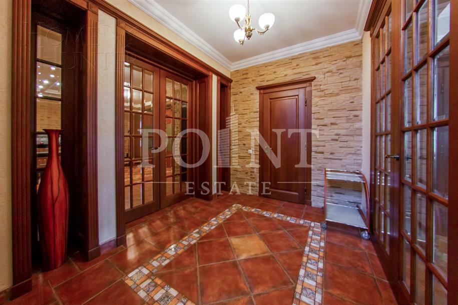 2-этажный коттедж 400 м² с отделкой