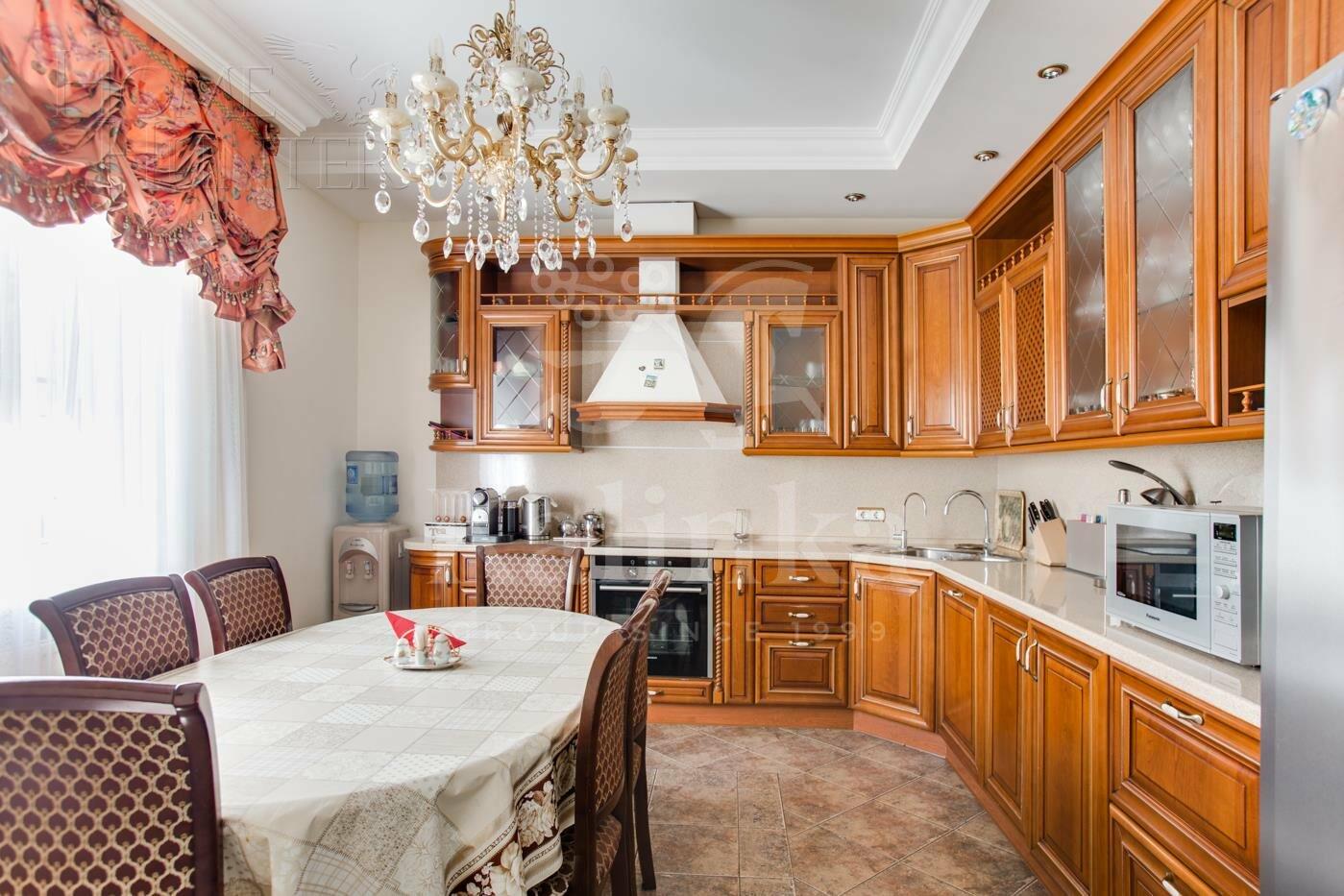 2-этажный коттедж 850 м² с отделкой