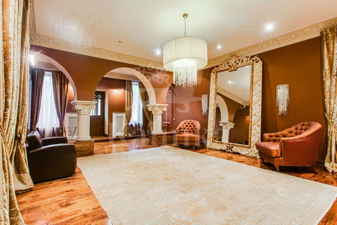 2-этажный коттедж 726 м² с отделкой