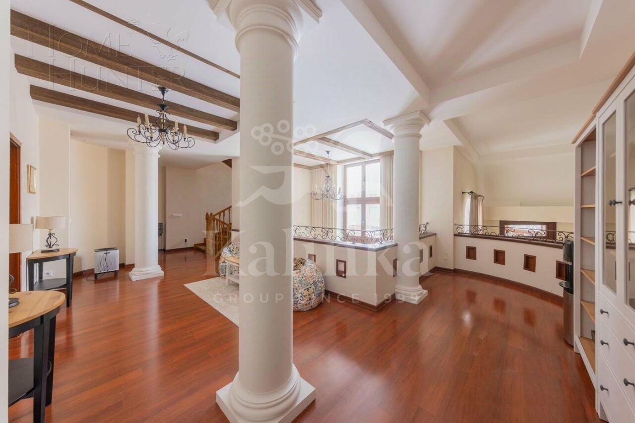3-этажный коттедж 637 м² с отделкой