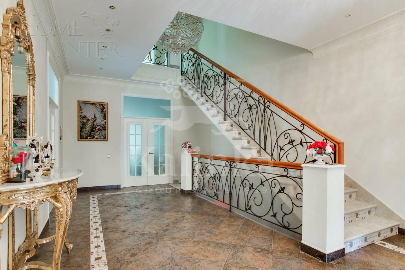 2-этажный коттедж 850 м² с отделкой