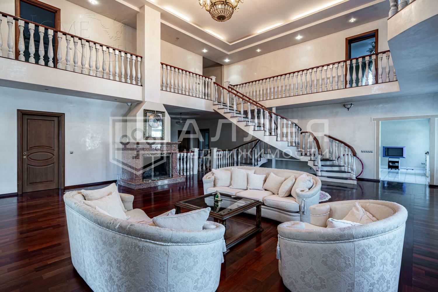 3-этажный коттедж 880 м² с отделкой