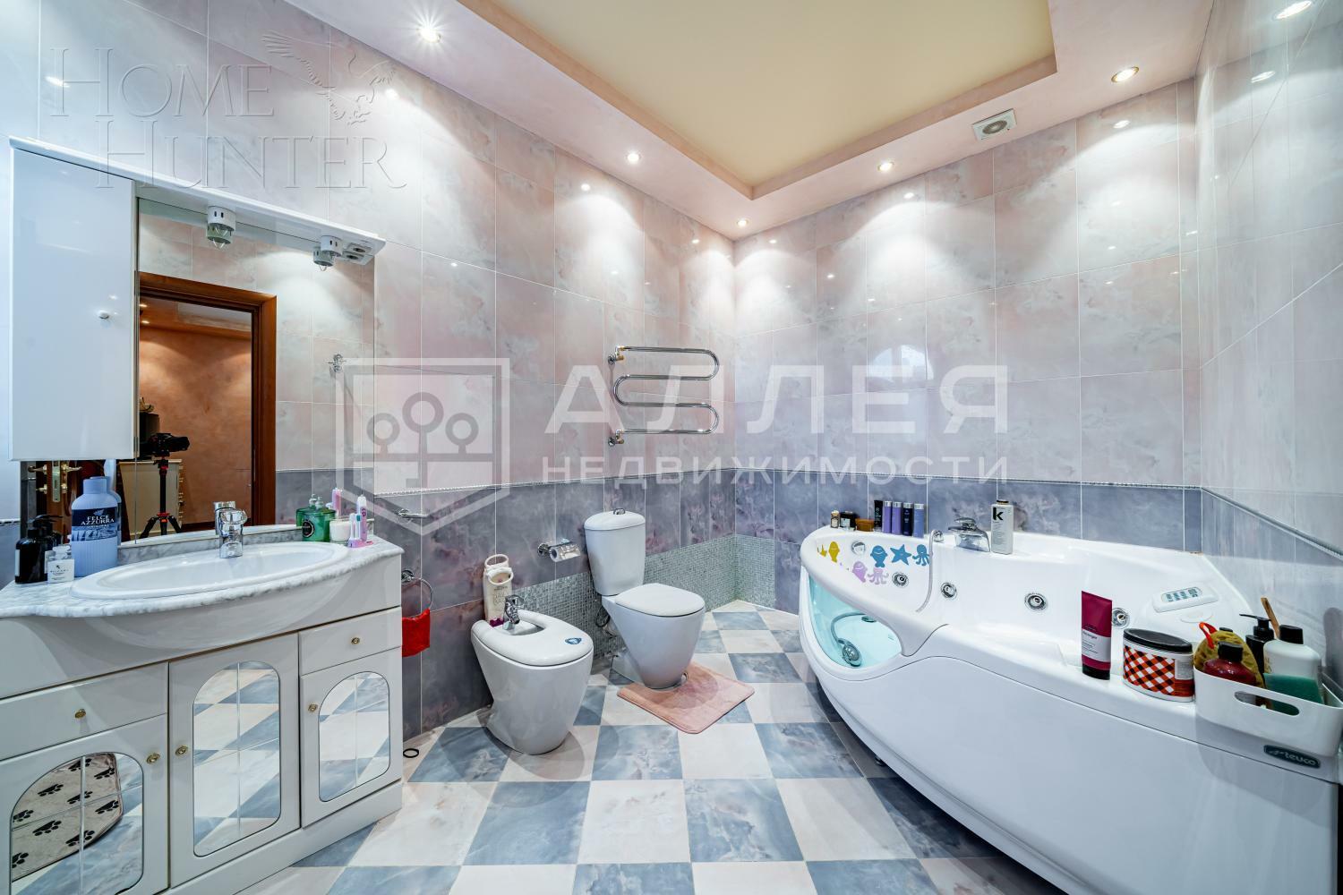 3-этажный коттедж 880 м² с отделкой