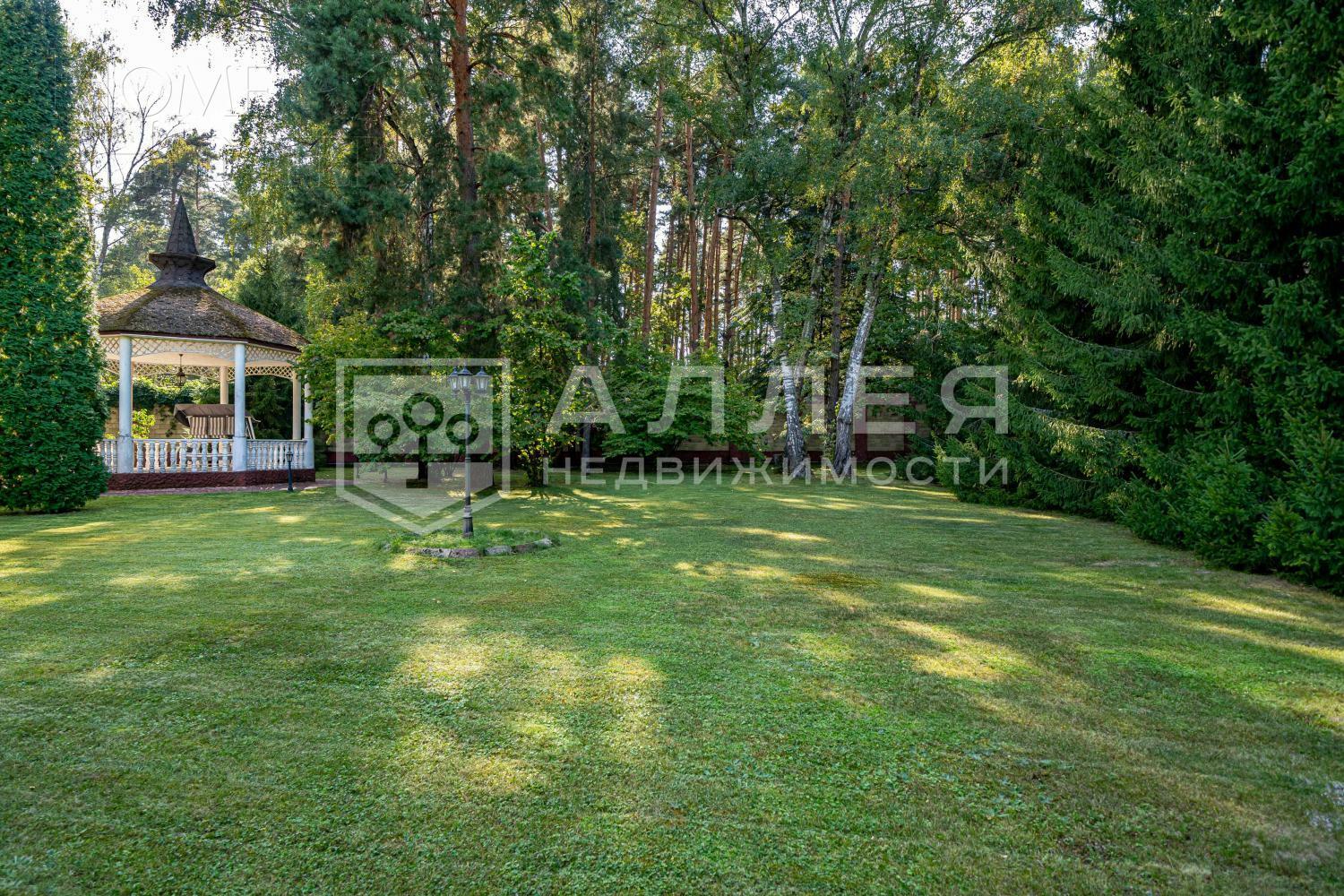 3-этажный коттедж 880 м² с отделкой