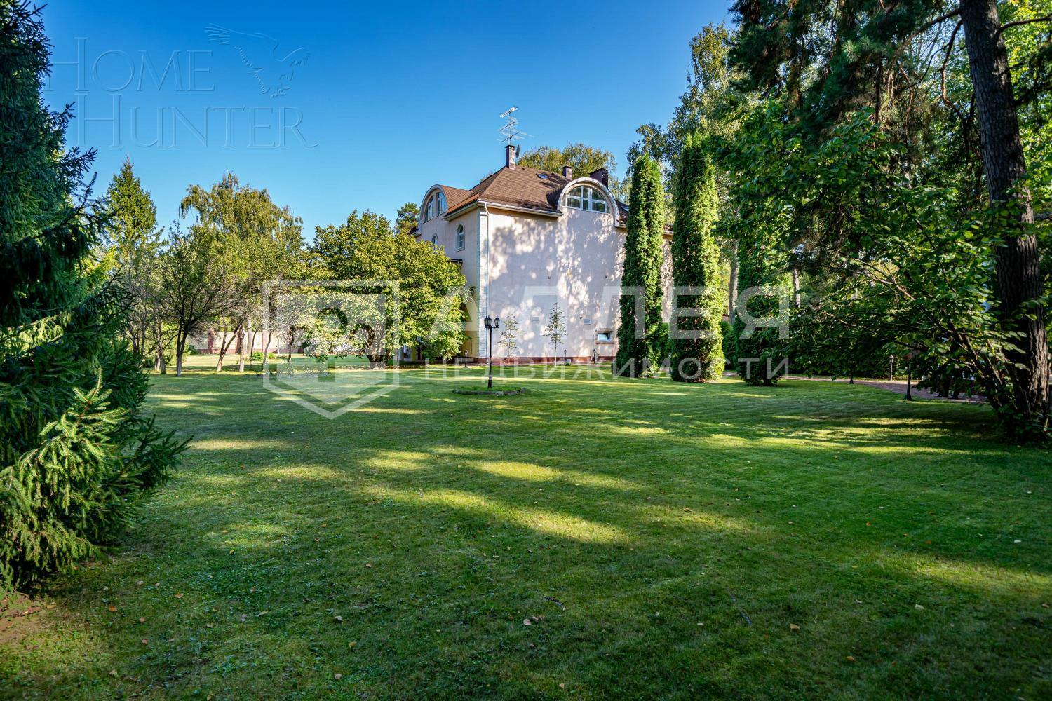 3-этажный коттедж 880 м² с отделкой