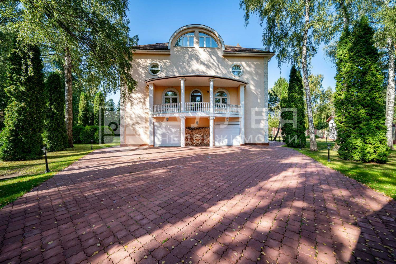 3-этажный коттедж 880 м² с отделкой