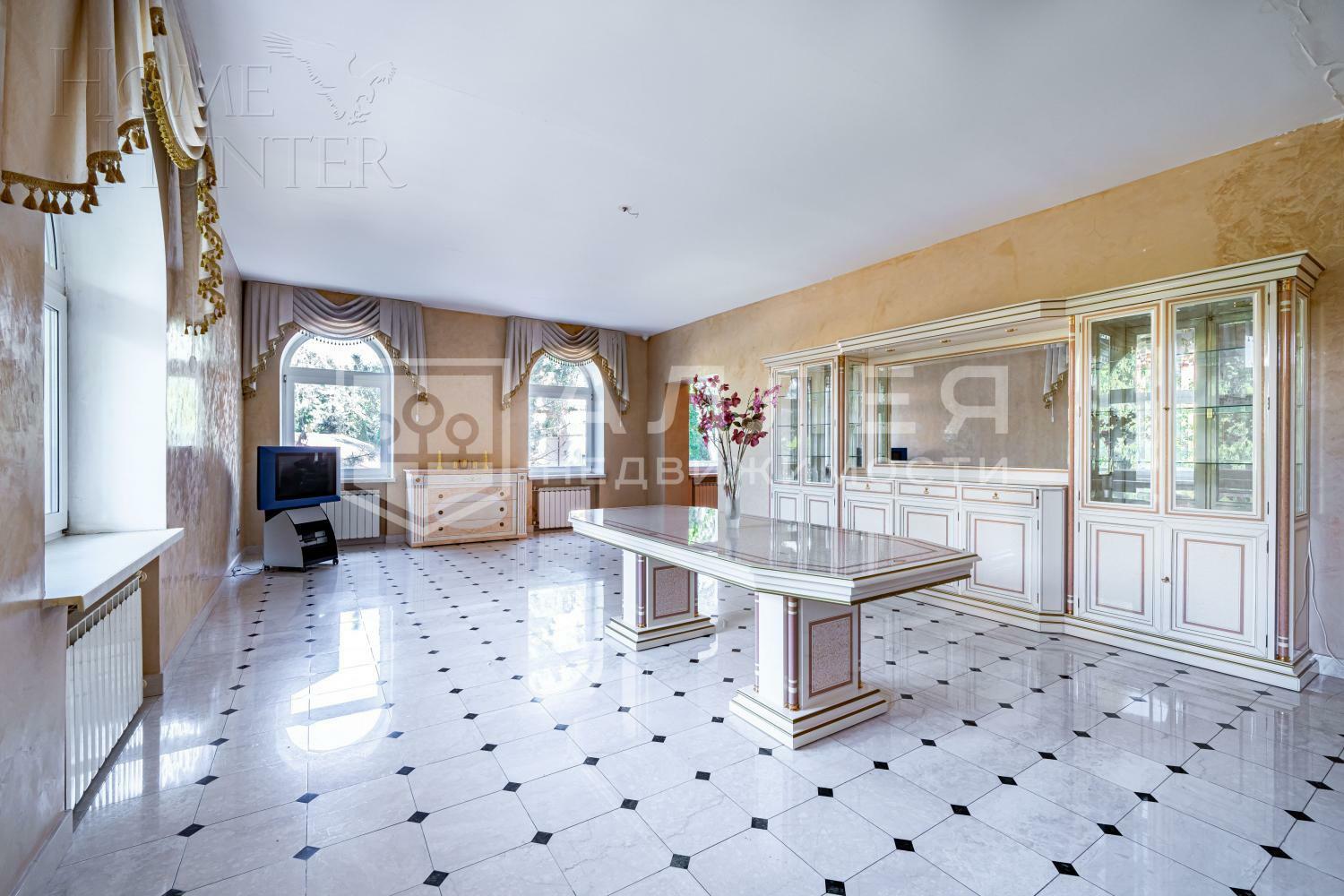 3-этажный коттедж 880 м² с отделкой