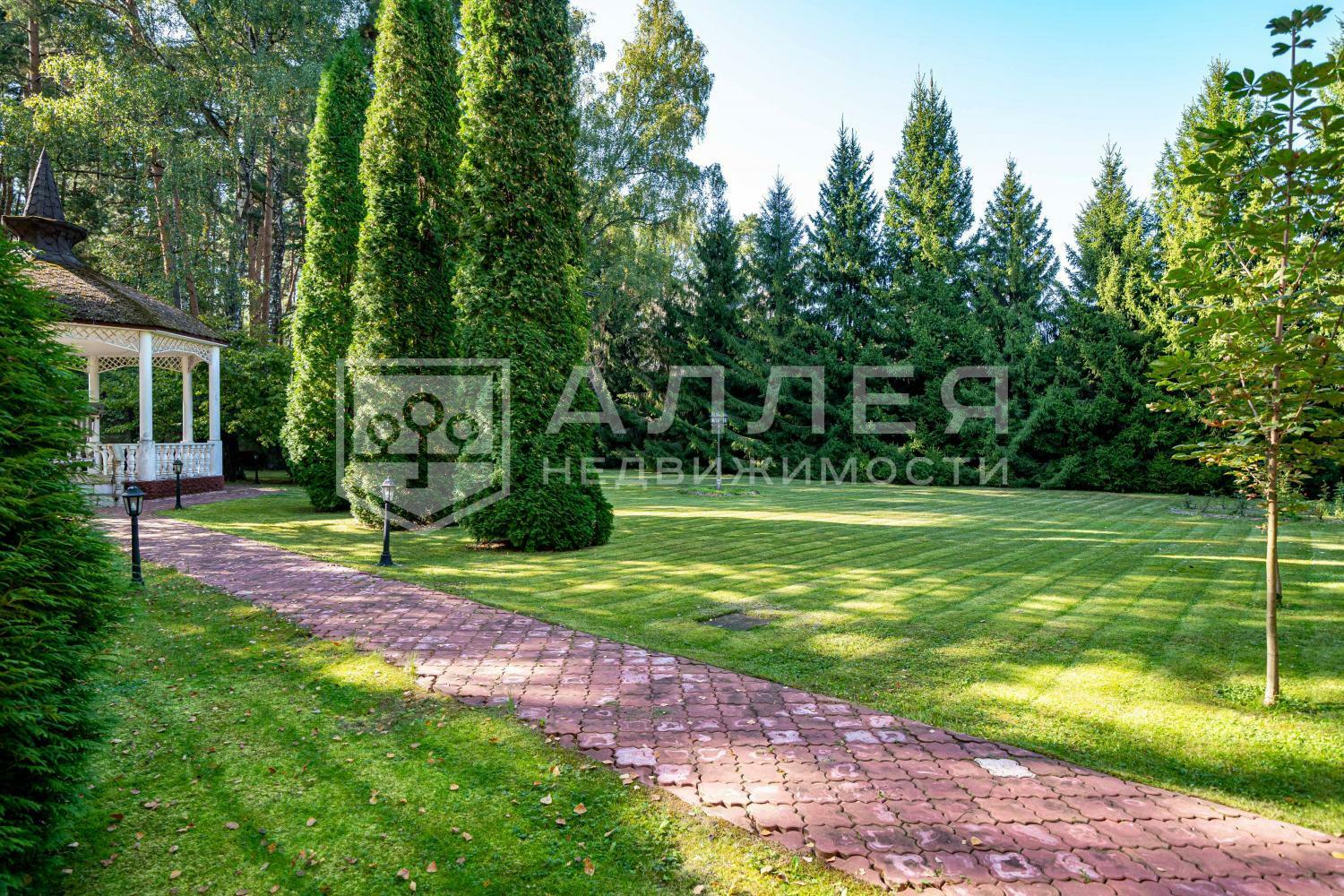 3-этажный коттедж 880 м² с отделкой