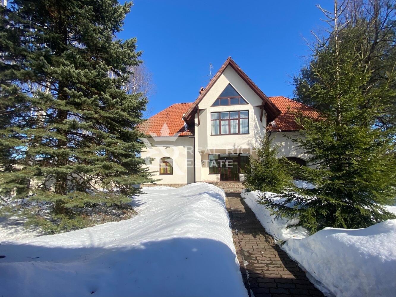 2-этажный коттедж 322 м² с отделкой