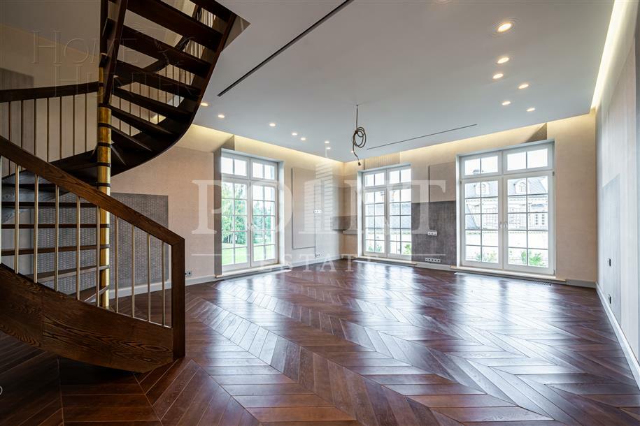 2-этажный коттедж 980 м² с отделкой