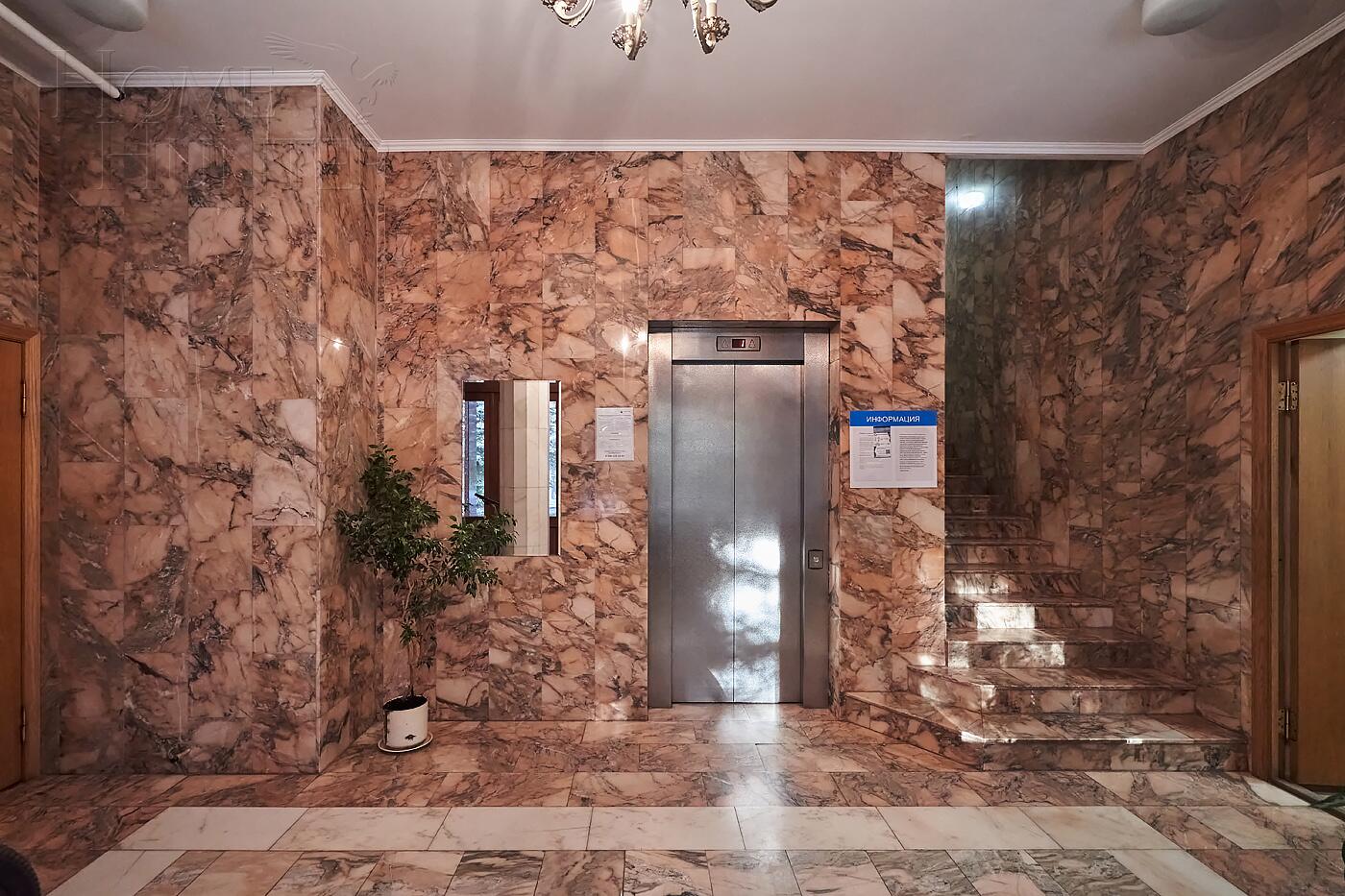 5-КОМН. КВАРТИРА С ОТДЕЛКОЙ 220.3 М² НА 2 ЭТАЖЕ