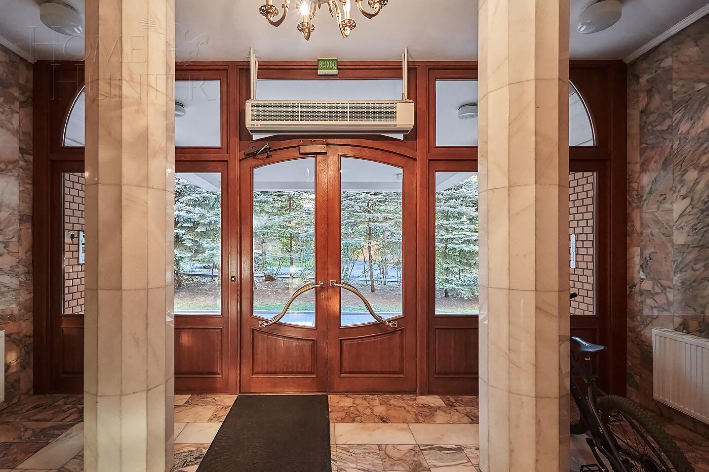 5-КОМН. КВАРТИРА С ОТДЕЛКОЙ 220.3 М² НА 2 ЭТАЖЕ